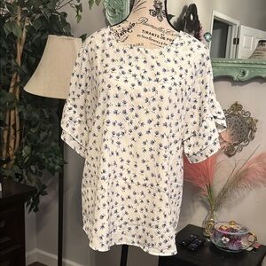 Pleione Blue Floral Women's Top oversized medium